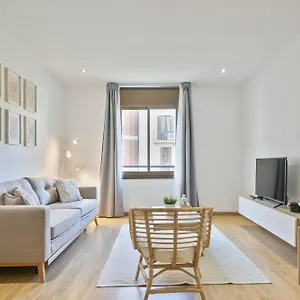 https://apt-ola-living-consell-de-cent.topbarcelonahotels.com